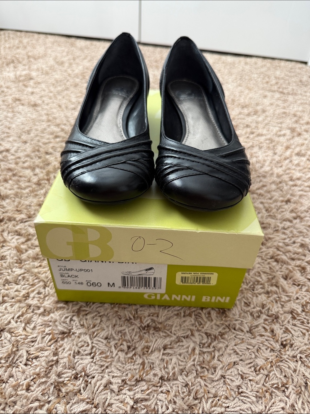 Gianni Bini Black Leather Pleated Round-Toe Flats